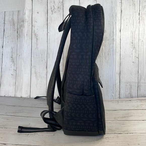 HEX Kindred SIgnal Unisex Black and Charcoal Backpack - Picture 5 of 13
